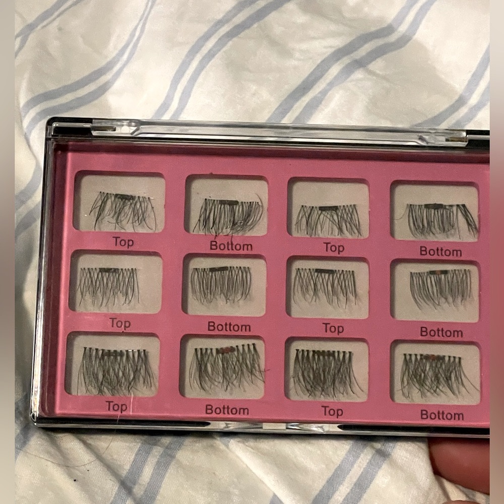 NEW IN BOX MAGNETIC LASHES SET